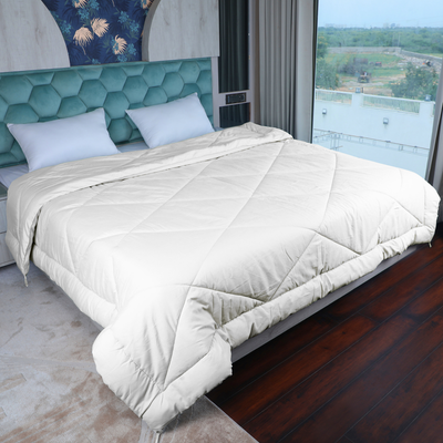 White Comforter/Duvet