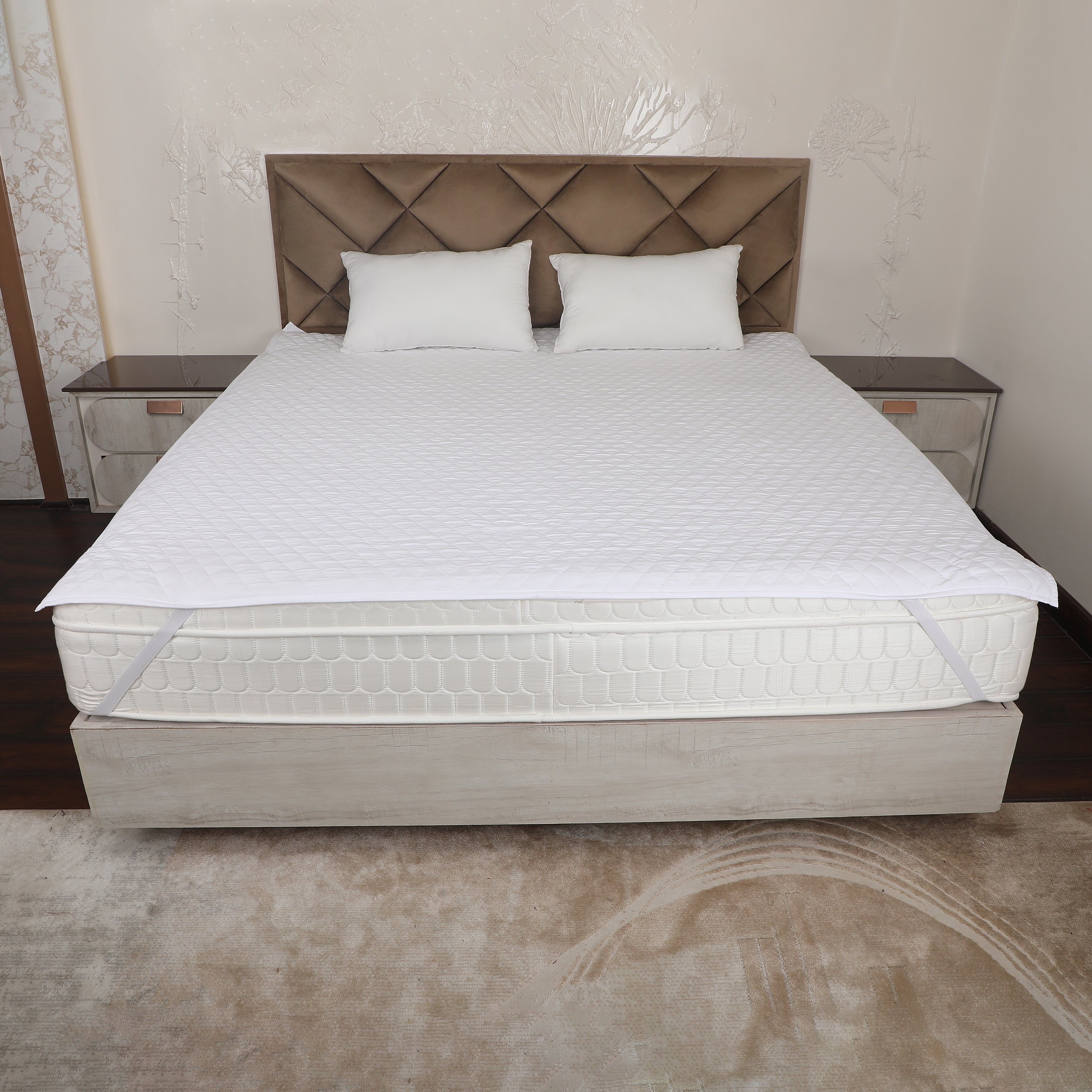 White Quilted Corner Elastic Mattress Protector